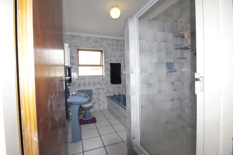 2 Bedroom Property for Sale in Wavecrest Eastern Cape